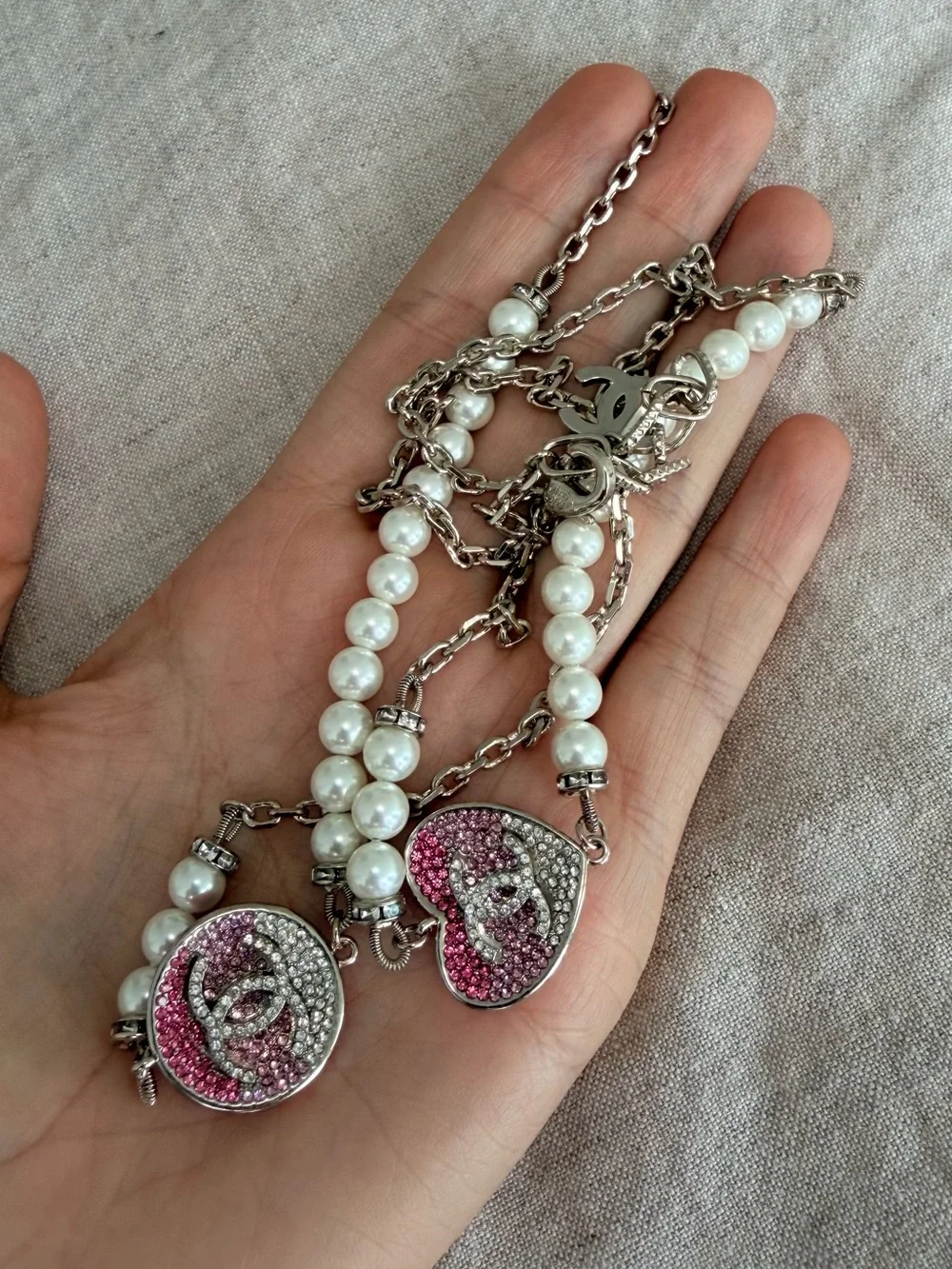 💗CHANEL Silver Chain Necklace with Pink and White Pearl Heart Pendant🤍